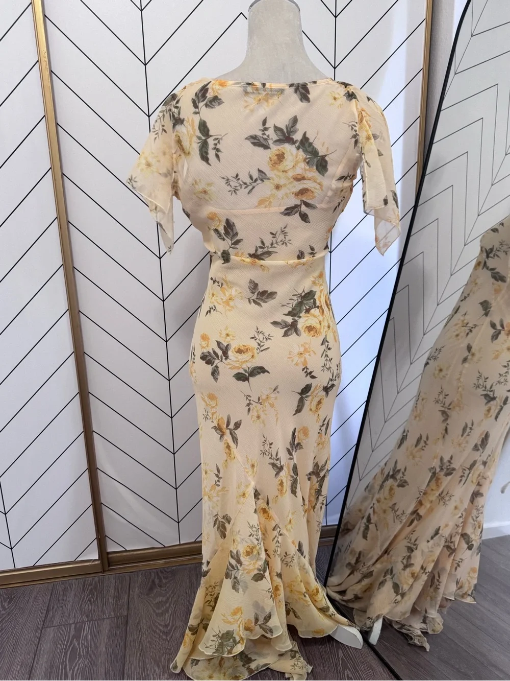Abercrombie & fitch Yellow Floral V-Neck Maxi Dress